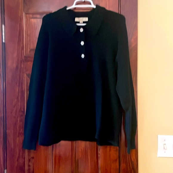 Beautiful sweater barely worn - Picture 1 of 3